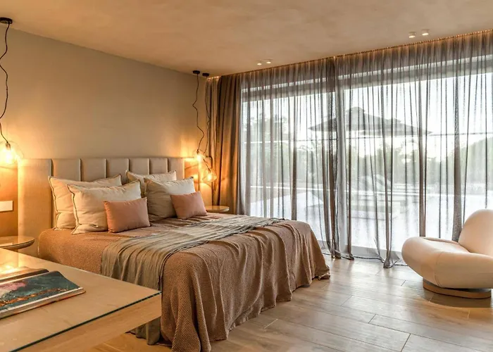 Pefkos Shore By Pefki